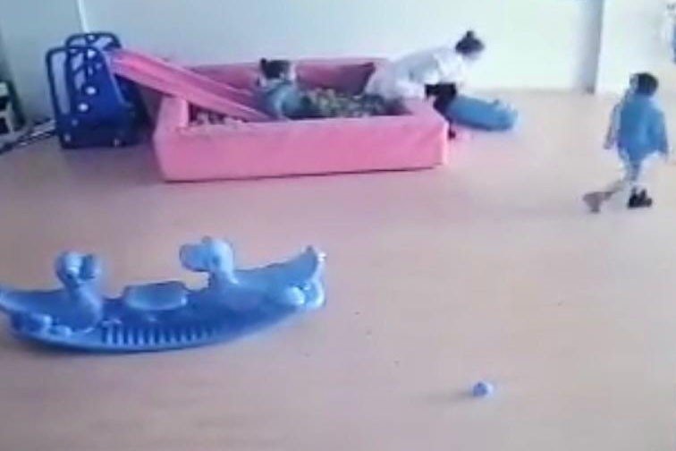 Kreşte çocuğu darp edilen babadan şok iddia