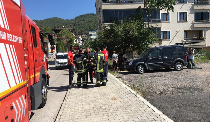 Krikonun boşalması sonucu aracın altında kaldı