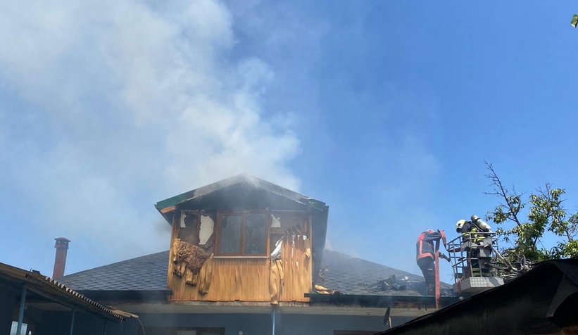 Küçücek'te ev yandı