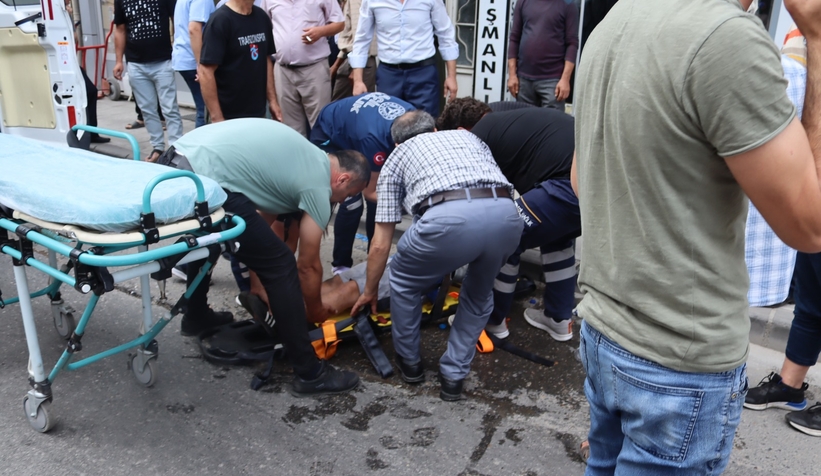 Küçük çocuğa otomobil çarptı