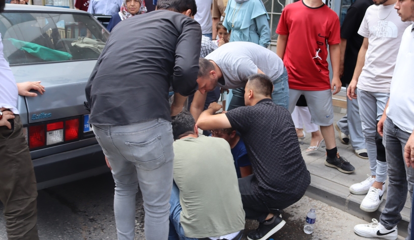 Küçük çocuğa otomobil çarptı