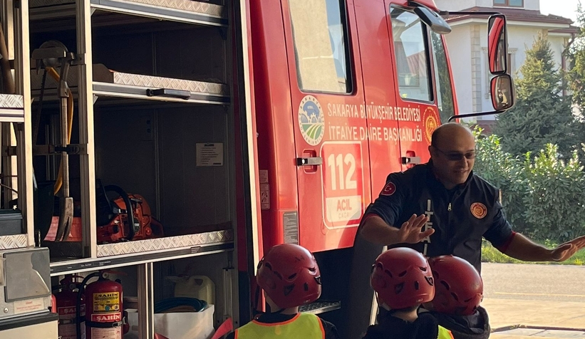 kucuk-kahramanlar-itfaiyede-egitim-aldismcxqlk5b3