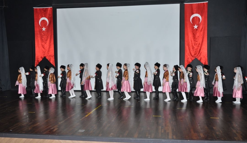 kulturlerin-kardesligi-halk-oyunlari-soleniu3cvbghodl