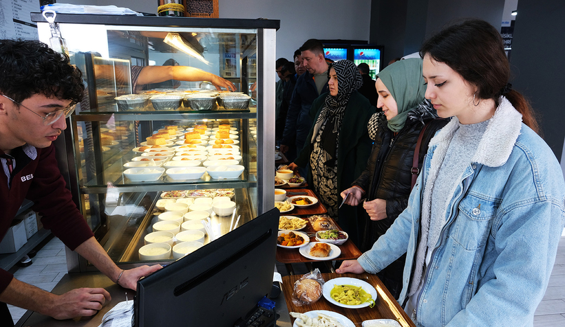 Kampüs Öğrenci Lokantası yoğun ilgi