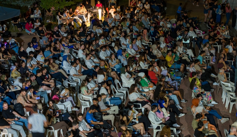 Kampüste açık hava sineması
