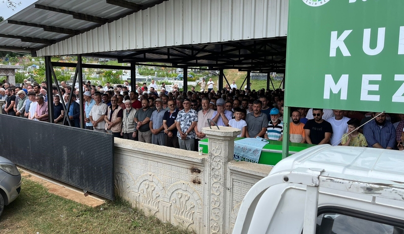 Kuzeninin otomobile çarpışmıştı, toprağa verildi