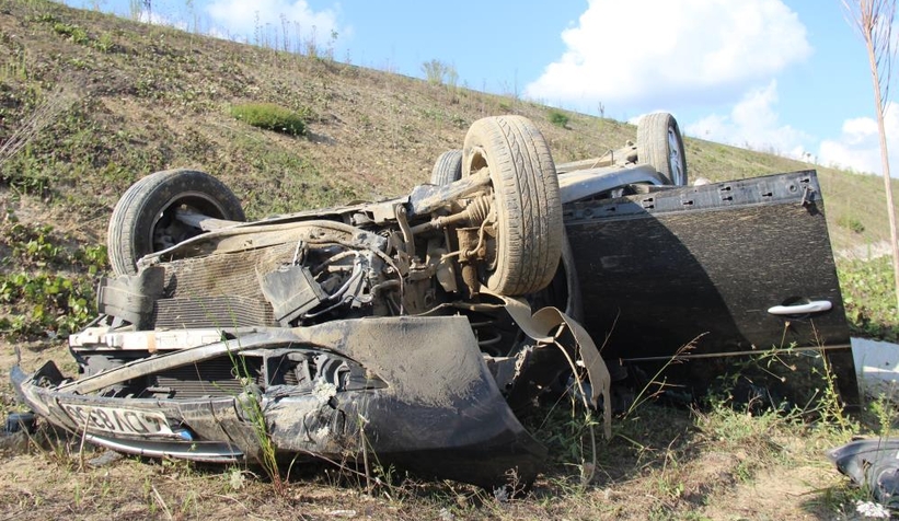 Kuzey Marmara Otoyolu'nda 100 metreden şarampole uçtu