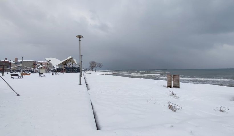 Kuzey sahili beyaza büründü