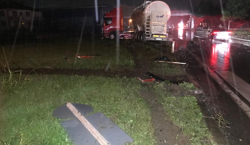 Kuzuluk Kavşağında kaza: 2 yaralı