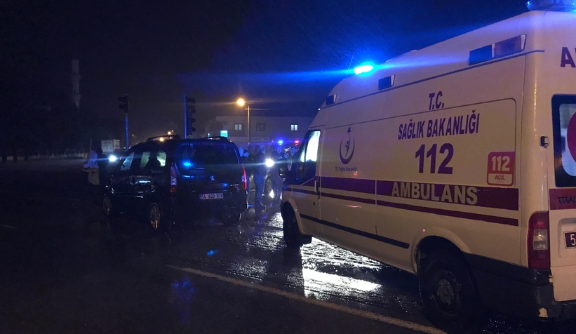 Kuzuluk Kavşağında kaza: 2 yaralı