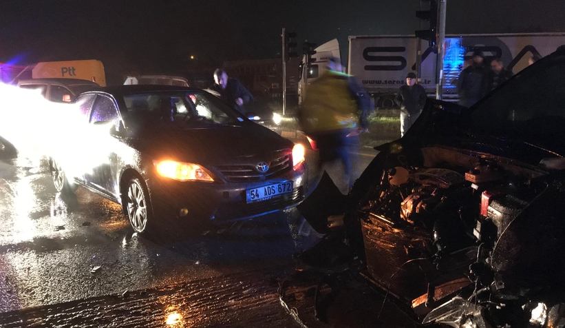 Kuzuluk Kavşağında kaza: 2 yaralı