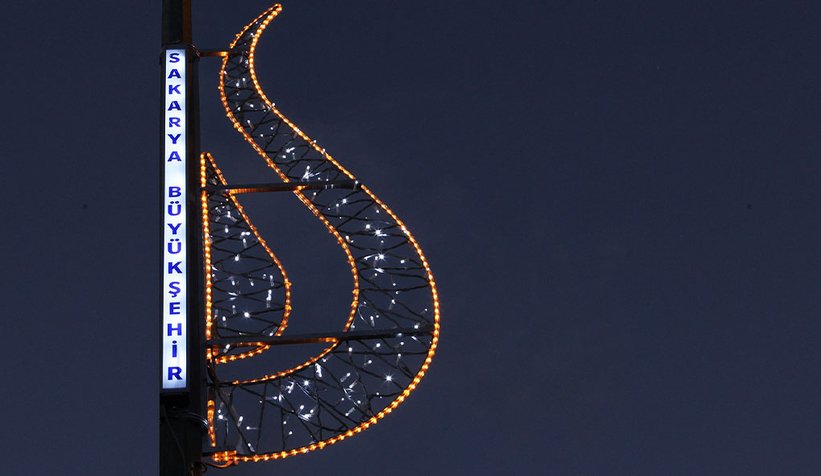 Lale motifli aydınlatmalar şehre çok yakıştı