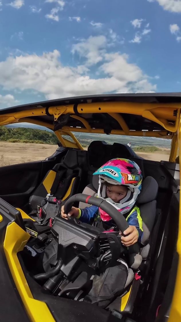 lamborghini-nin-uzerinden-atv-ile-atladizkzyd3jovu