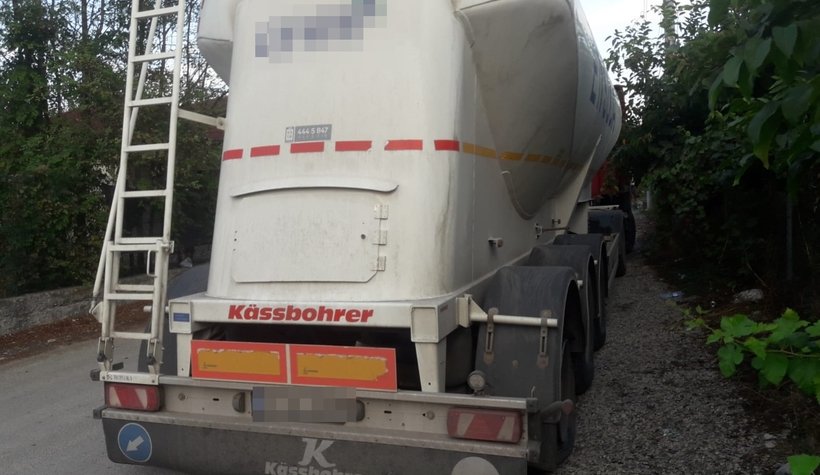 Lastik bomba gibi patladı