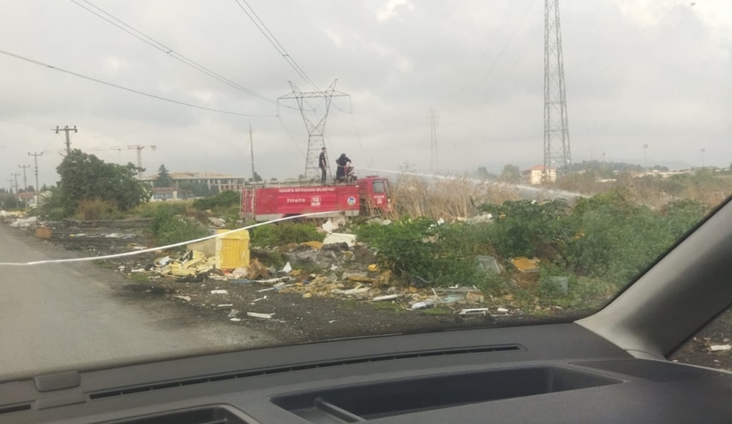 Lastik yaktılar itfaiye söndürdü