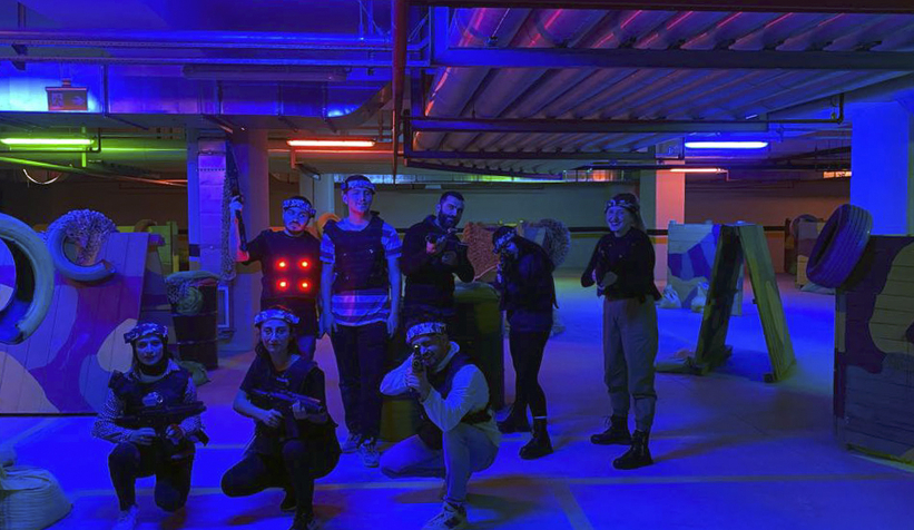 Lazer Tag etkinliğinde mücadele ettiler