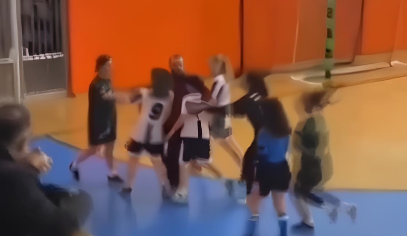liselerarasi-kiz-futsal-final-macinda-kavgazhror1bywg
