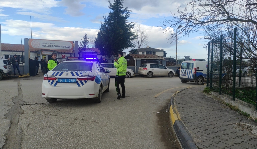 Liseli kızlar kavga etti