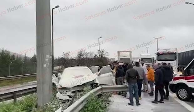Lüks otomobillerin karıştığı zincirleme kaza: 2 ağır yaralı