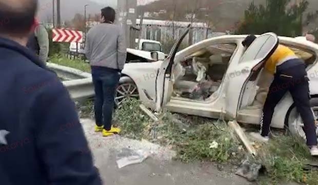 Lüks otomobillerin karıştığı zincirleme kaza: 2 ağır yaralı