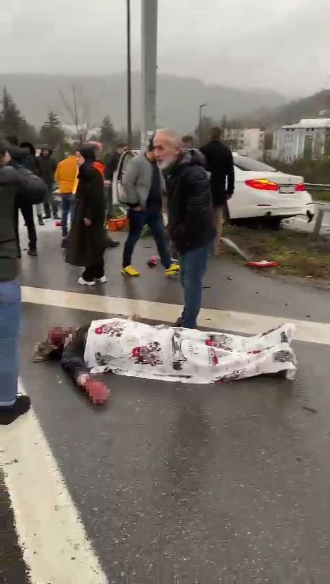 Lüks otomobillerin karıştığı zincirleme kaza: 2 ağır yaralı
