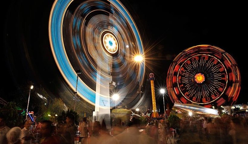 lunapark-isletmesini-akyazili-iki-isim-aldidc8vam42qk