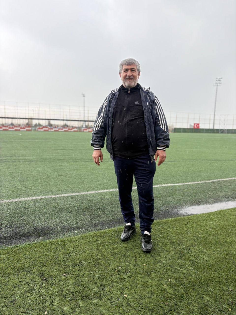 Maç sırasında kalp krizi geçiren antrenör yaşamını yitirdi