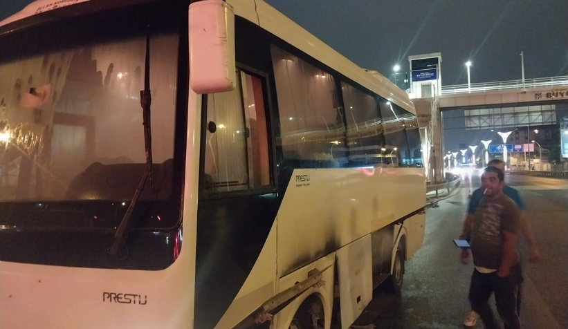 Maçtan dönen SAKTİM ekibi yanan araca müdahale etti