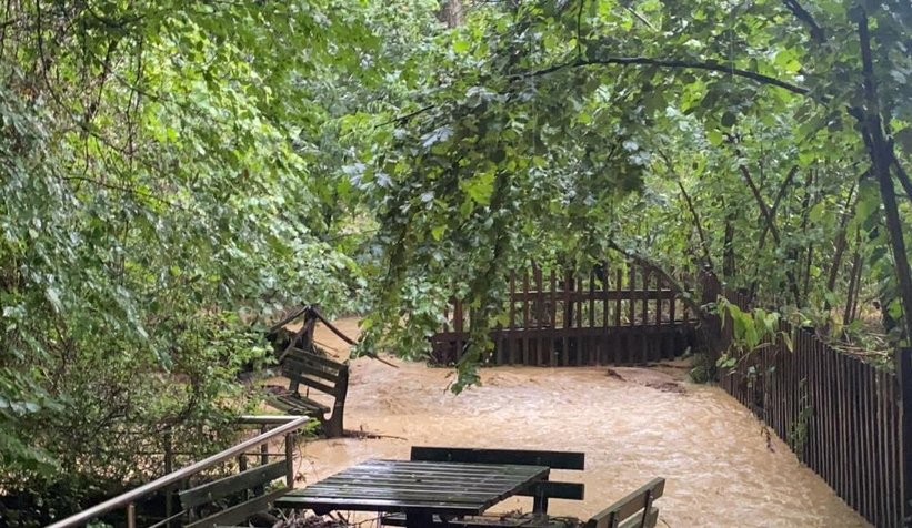 Mağara’da mahsur kalan 7 kişi kurtarıldı