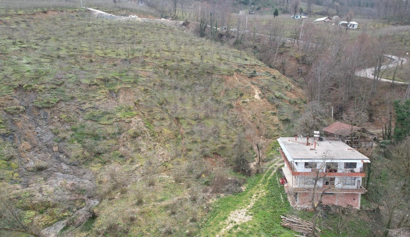 mahalle-kaymaya-basladi-vatandaslar-tedirginuvdhs0tjsx