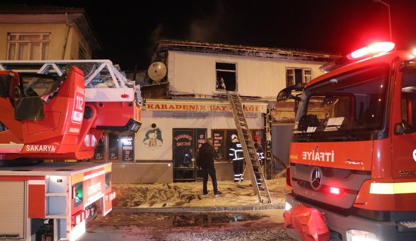 Mahalleliyi sokağa döken yangın söndürüldü