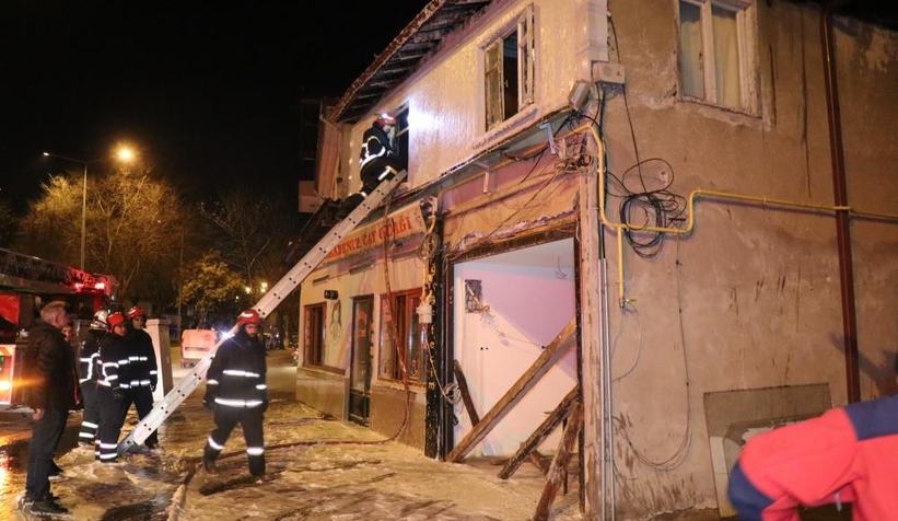 Mahalleliyi sokağa döken yangın söndürüldü