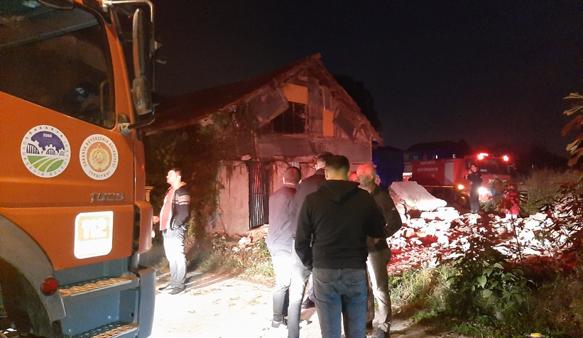 Mahalleyi sokağa döken yangın ihbarı