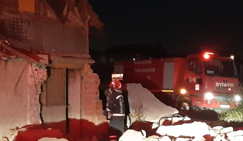 Mahalleyi sokağa döken yangın ihbarı