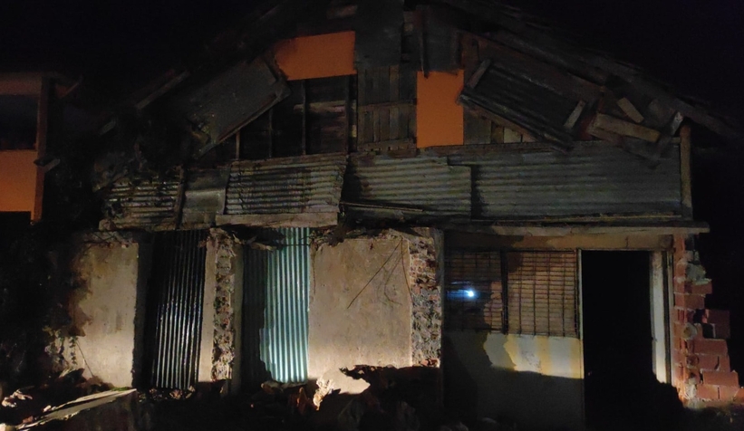 Mahalleyi sokağa döken yangın ihbarı