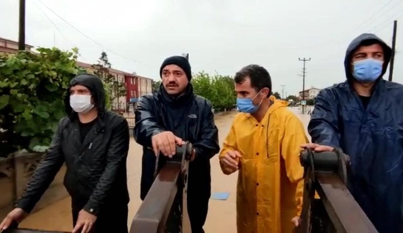 Mahsur kalan öğretmen ve öğrencileri AFAD kurtardı