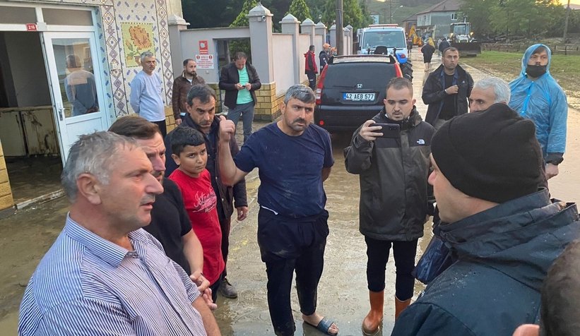 Mahsur kalan öğretmen ve öğrencileri AFAD kurtardı