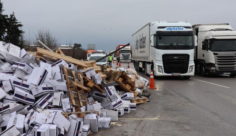 Makarnalar TEM'e saçıldı