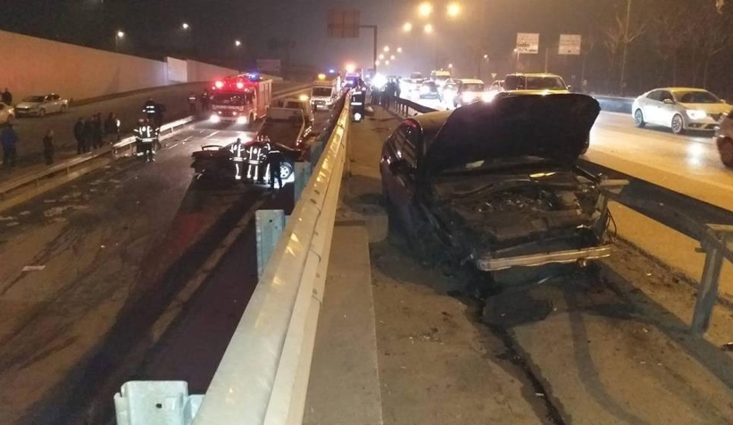 Makas terörü; 54 plakalı otomobilde 1 kişi öldü, 2 ağır yaralı