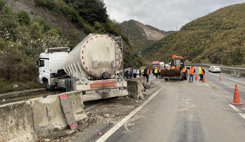 makaslayan-tir-karayolunu-kapadisetvzhgwuj