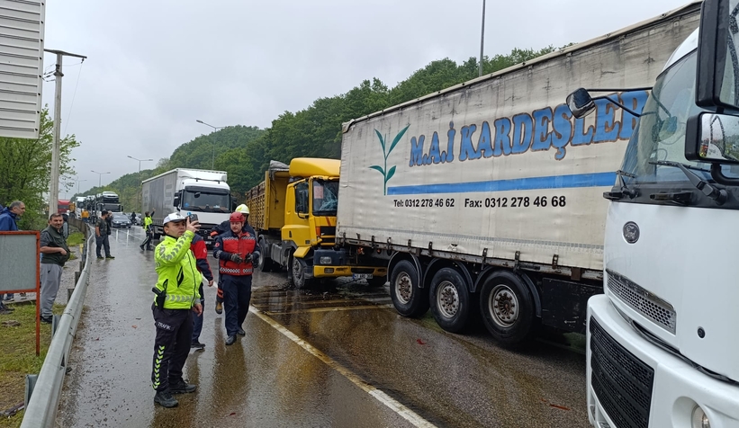 makaslayan-tir-zincirleme-kazaya-neden-oldurepxa2jot1