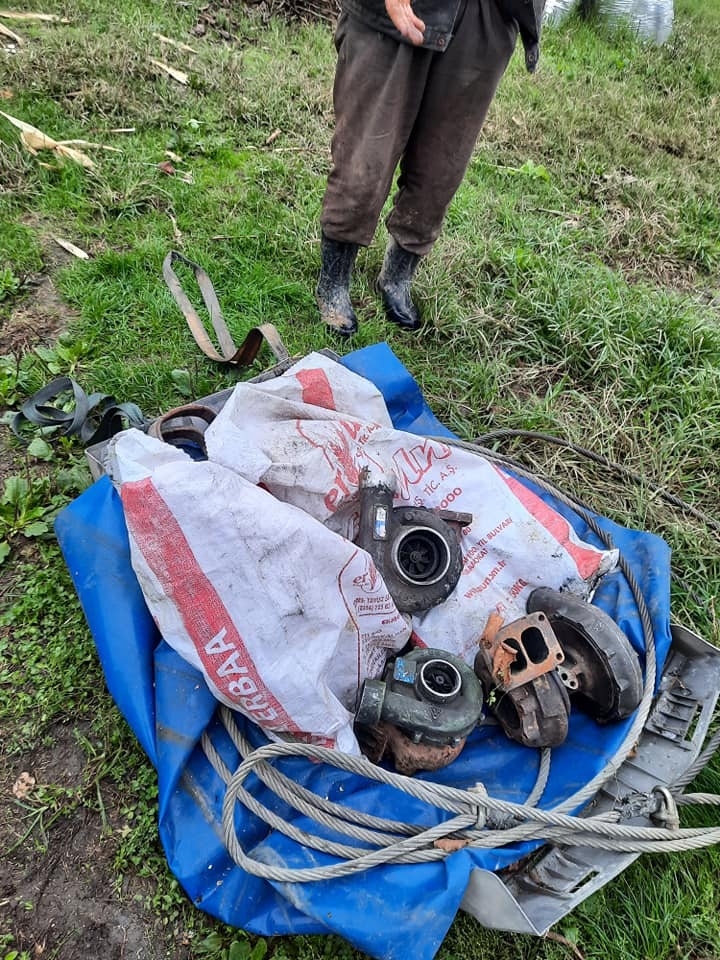 Malzeme çaldı, fark edilince bırakıp kaçtı