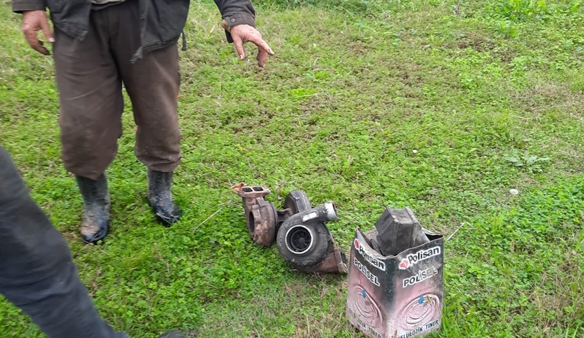 Malzeme çaldı, fark edilince bırakıp kaçtı