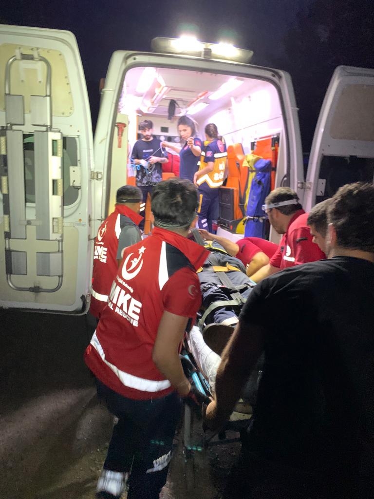 Mantar toplarken dere yatağına düştü, böyle kurtarıldı