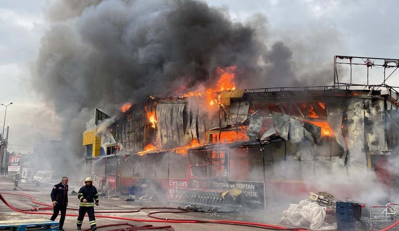 Market alev alev yandı