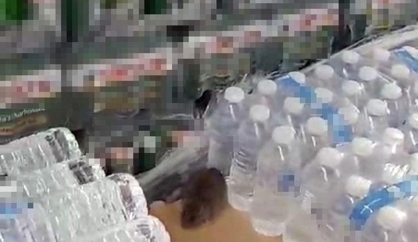 Markette şok görüntü