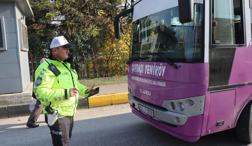 mart-ayinda-sakaryada-619-arac-trafikten-men-edildiatzlk3yvcf