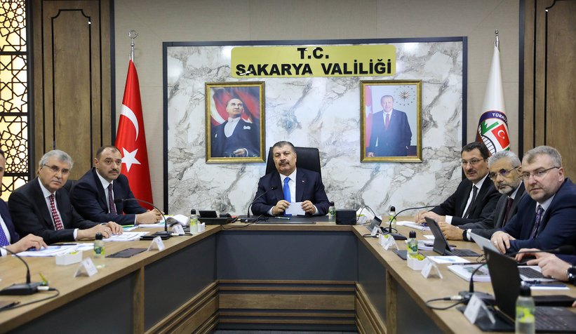 Maske zorunluluğu kalkıyor mu Bakan Koca'dan açıklama