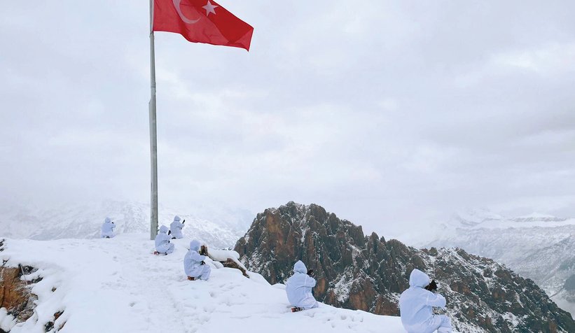 Mehmetçik'ten -30 derecede 24 saat nöbet