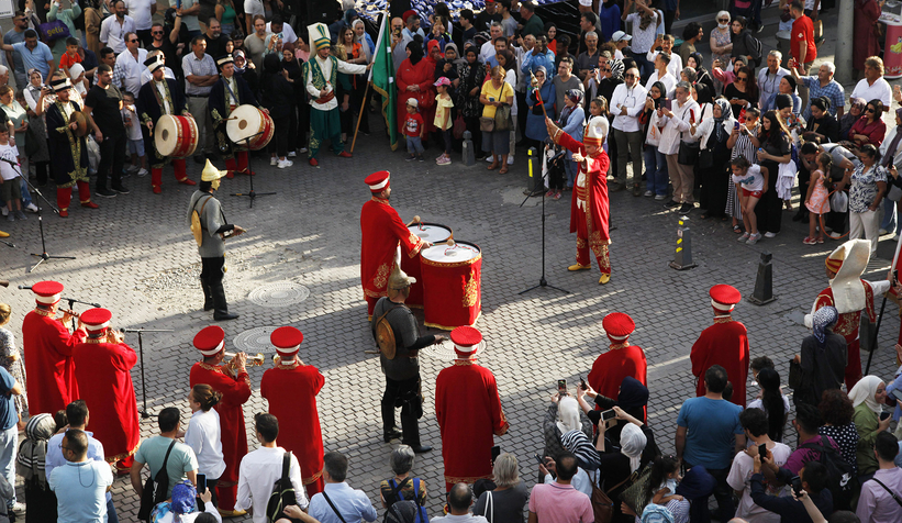 Mehteran Yüce’nin talimatıyla halkla buluştu